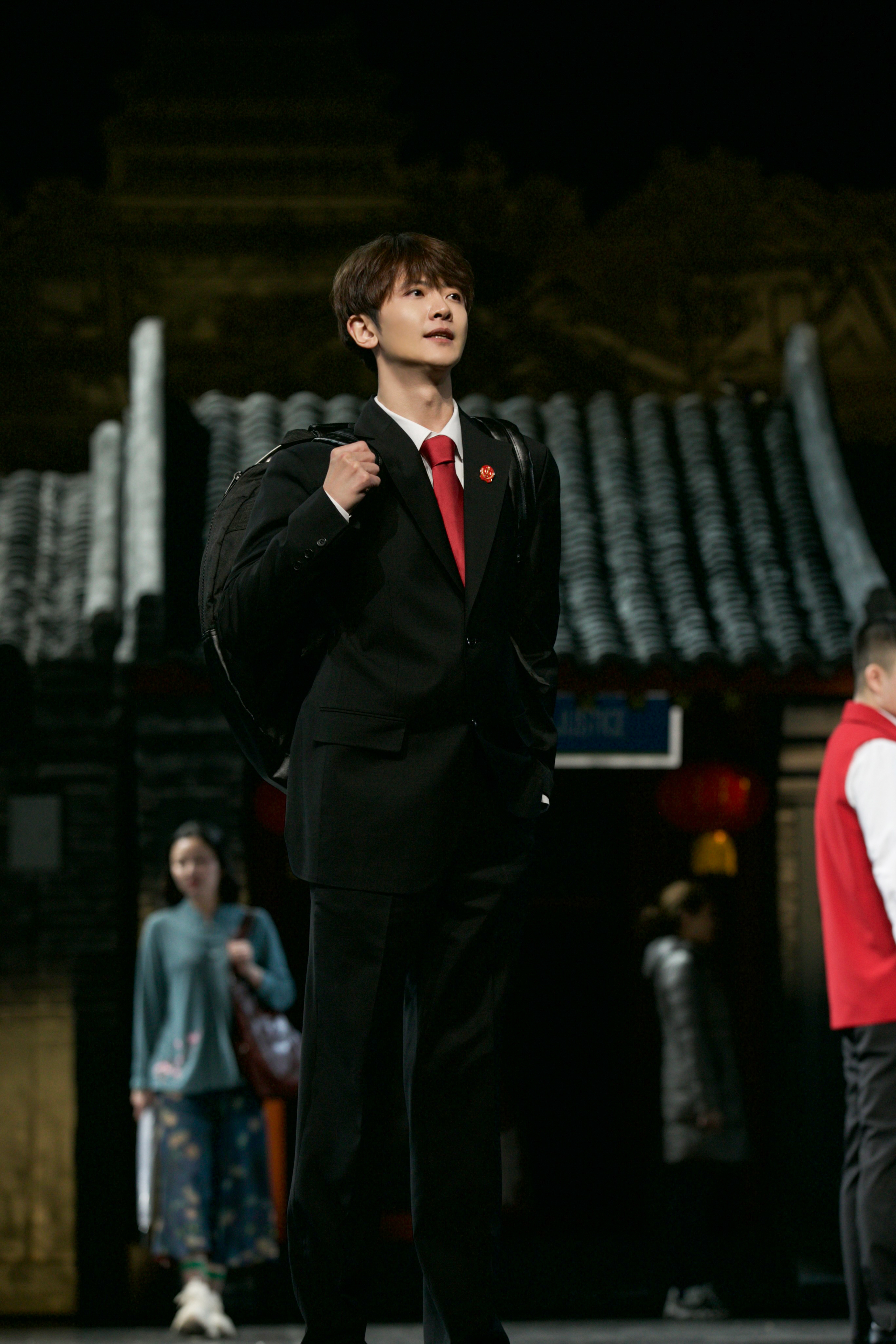 刘端端话剧鼓楼那些事儿 喜报‼️饰演的“背包法官”赵晓海十二月将再次出京，来成都