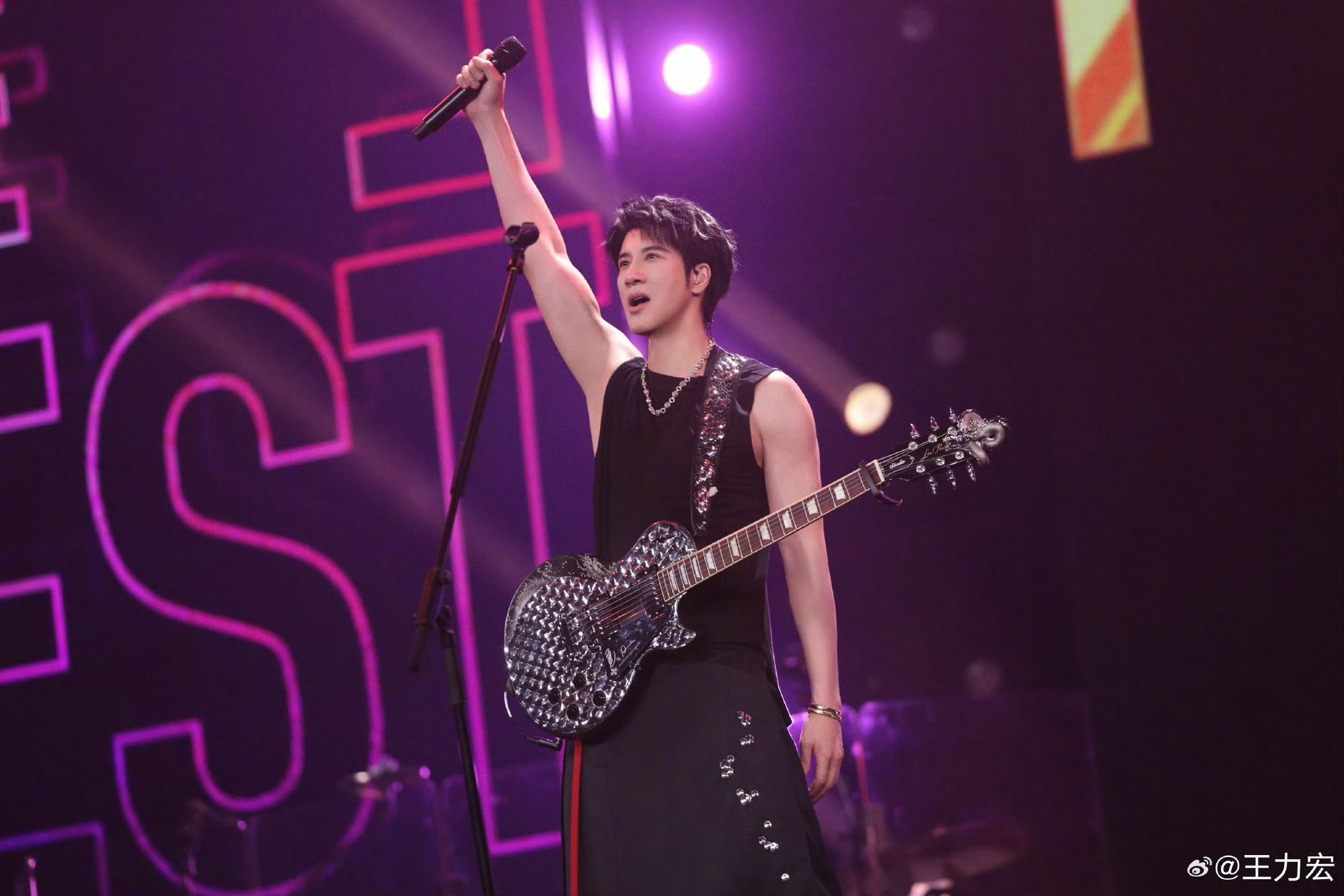 王力宏巡回演唱会官宣我的青春终于回来了！最炸的是这次舞台设计，内场每个地方都是大