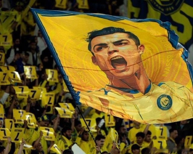 沙职足第21轮焦点战，利雅得胜利主场2比1战胜吉达联合，第84分钟马内点球破门，