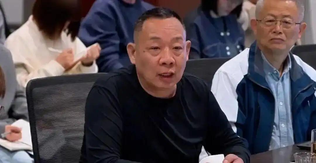 8月9日，胖东来创始人于东来发文回应许昌生活广场关店一事。“不专业造成的失误是金