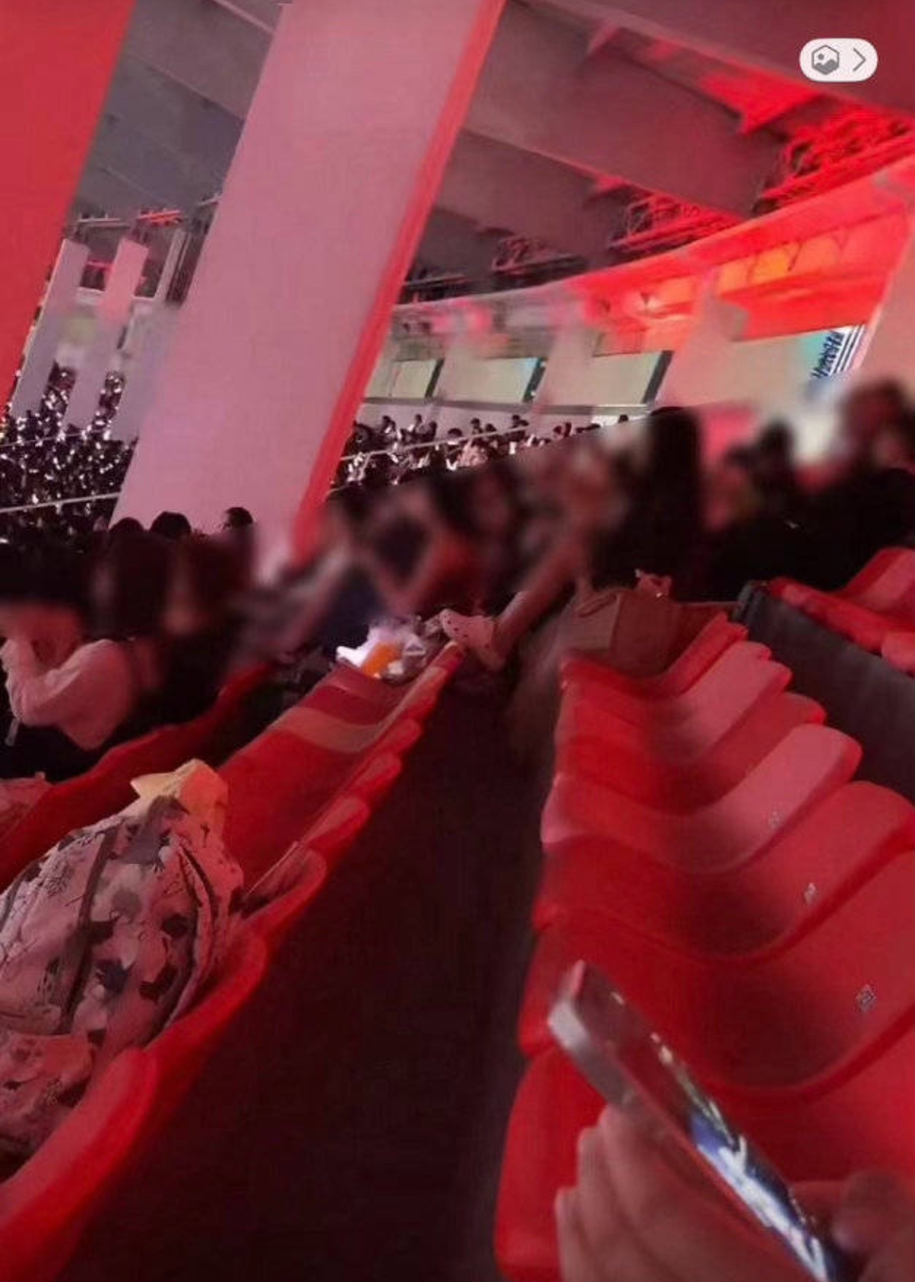 43612选择权鸟巢人再少也比章截的人多啊 等官方数据出来不知道截割粉丝怎么挽尊