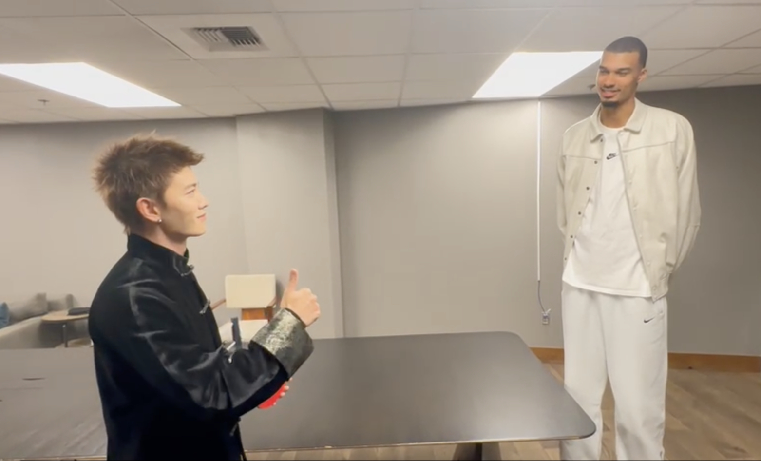 任嘉伦任嘉伦腾讯nba星推官任嘉伦解说nba全明星任嘉伦nba马力全开 任嘉伦和