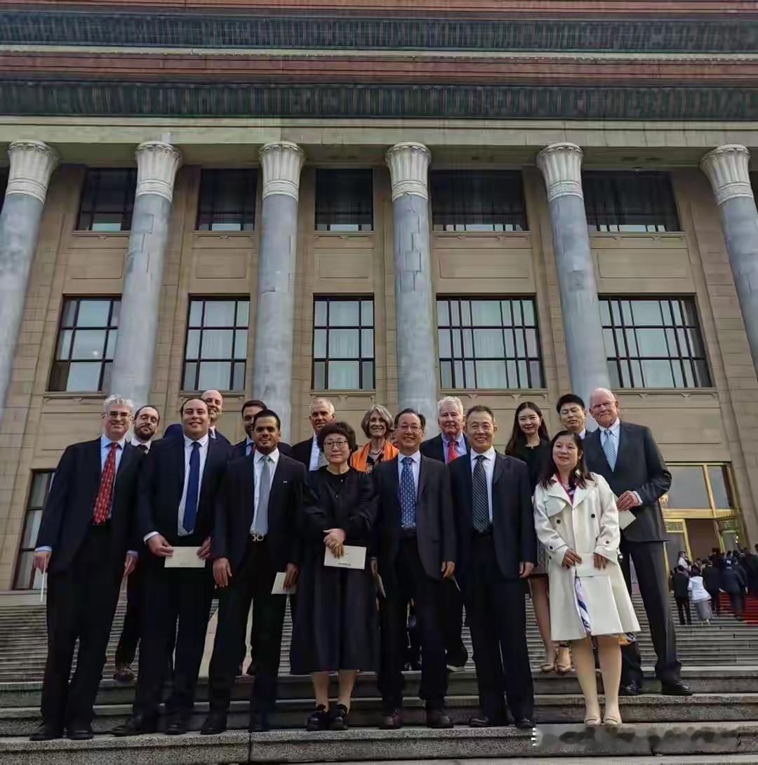 2. 乌克兰专家赴华工作现状如何？为何选择中国？：苏联解体后乌克兰军工人才无用武