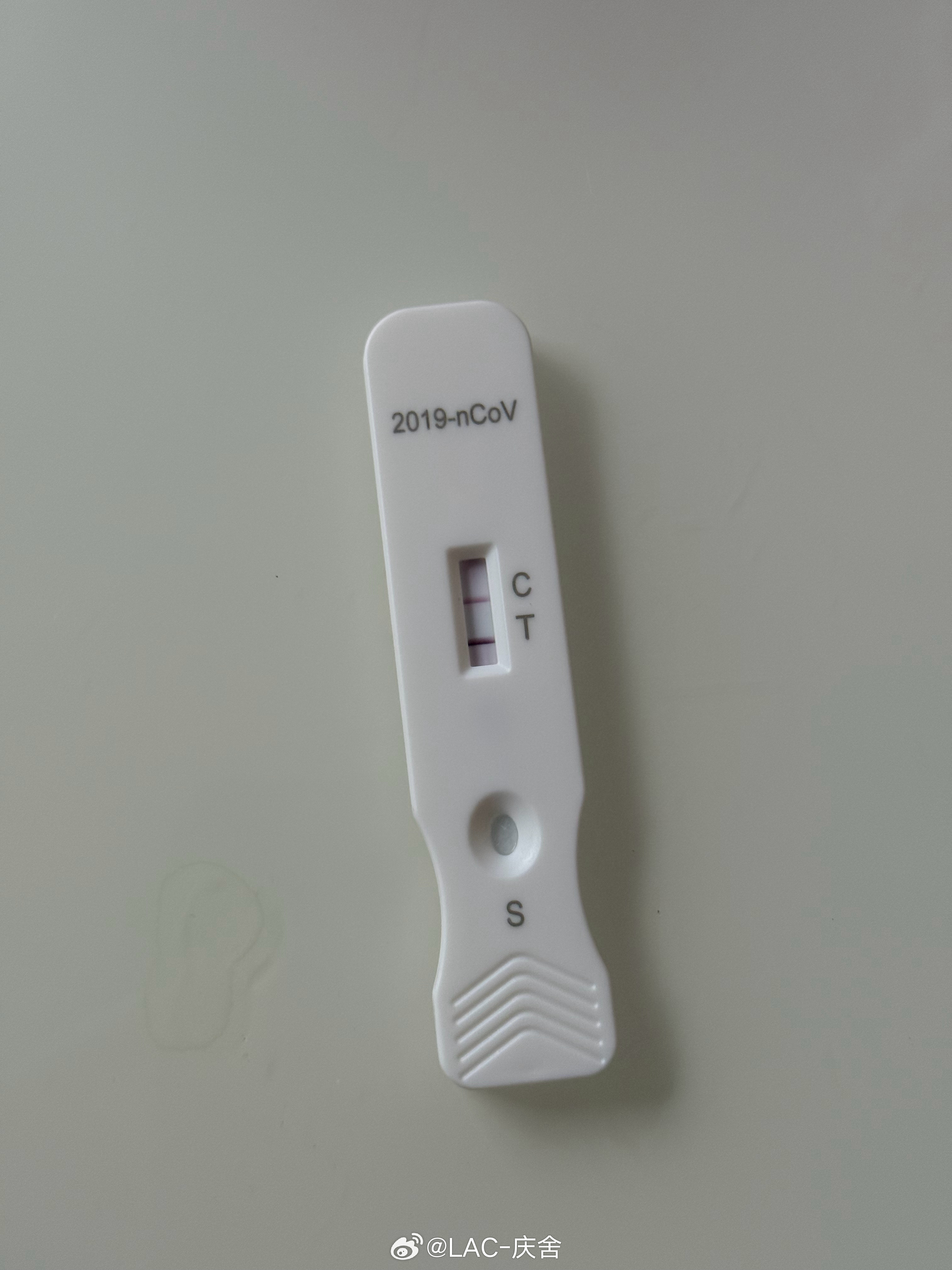 陈奕迅确诊新冠上海车展结束后，我不是有一天晚上发烧拉肚子么，后来测了一下。但我的