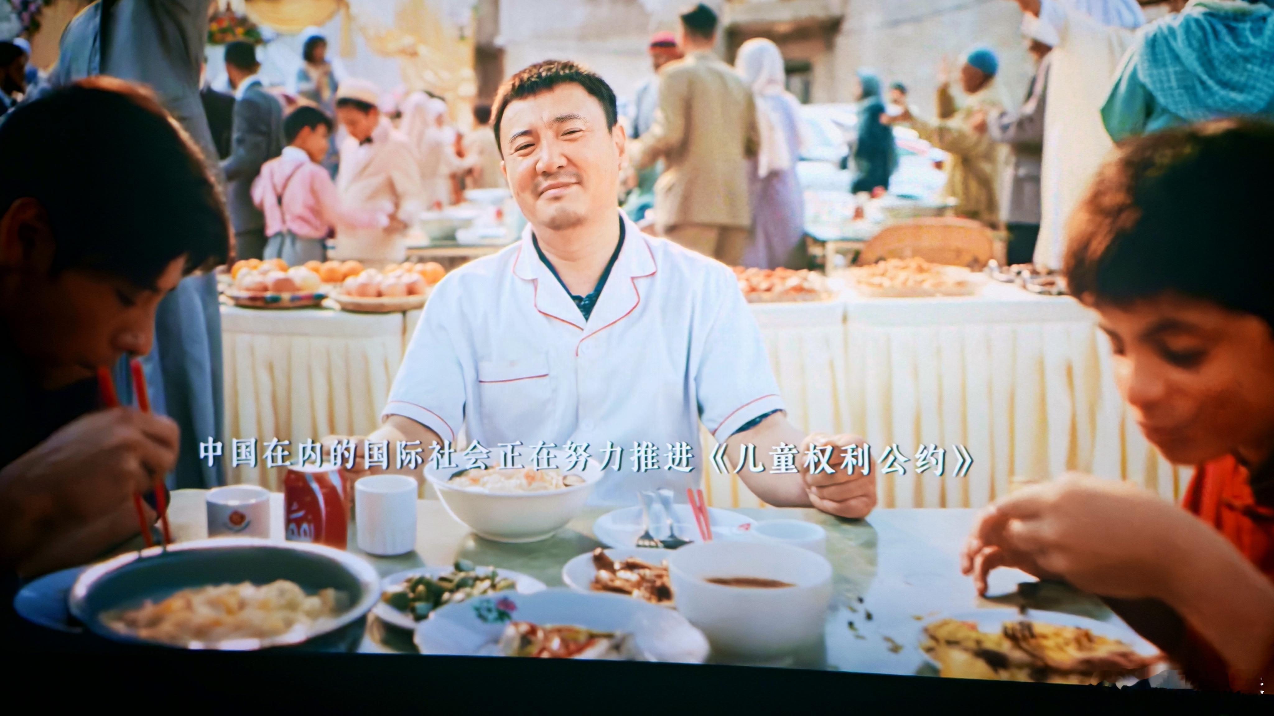 看完了《欢迎来龙餐馆》，很震撼。后劲太大了。好看！其实，本来是冲着去的，想轻松一