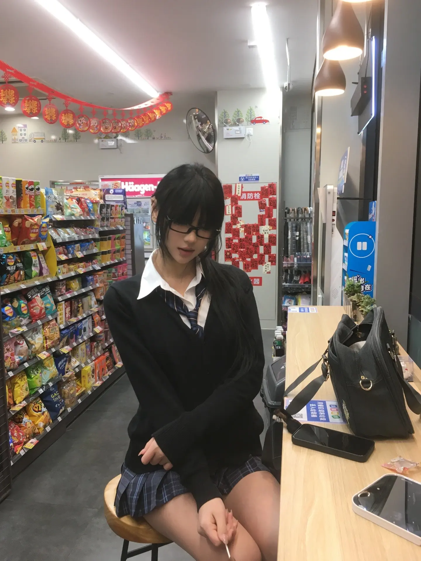 便利店里的npc。