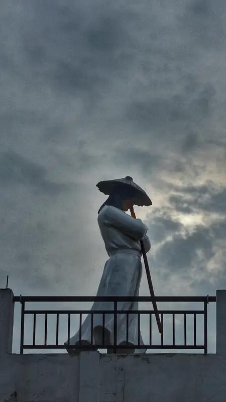 上联：文人笔下多风骨；诚邀下联我对出下联是，侠者剑上存义气。