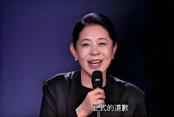 倪萍，正式道歉！

央视老主持人倪萍，这回摊上事了。她在节目直播里说了些不合适的