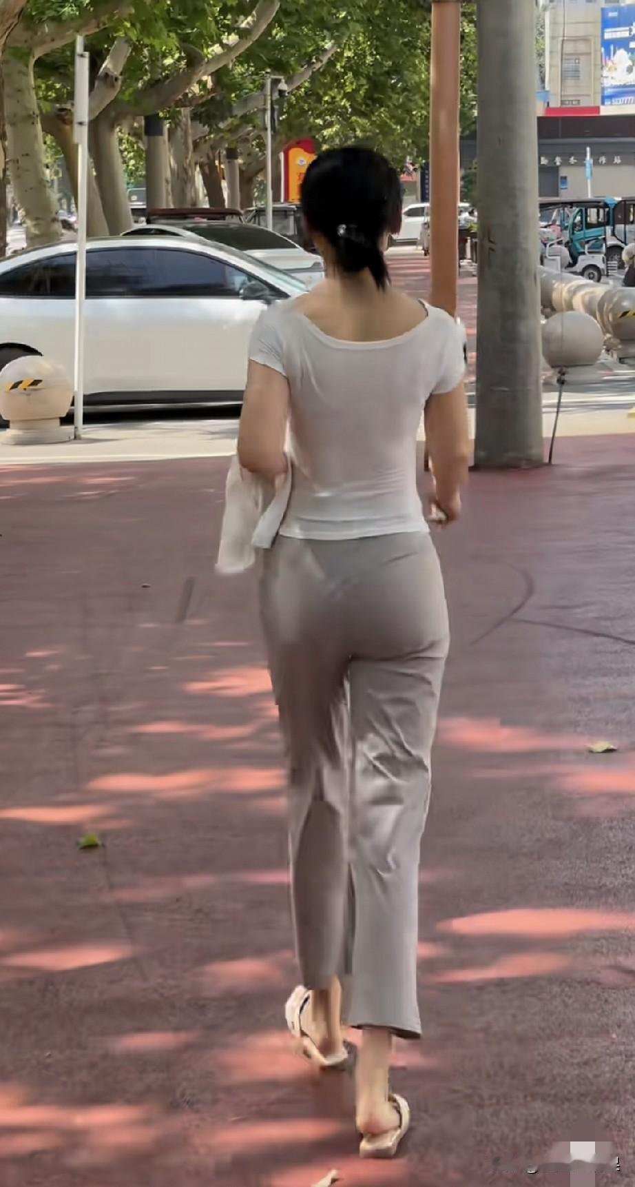 女人这样的身材真的是娶老婆理想型的，人见人爱花见花开，颜值好不好已经不重要了。