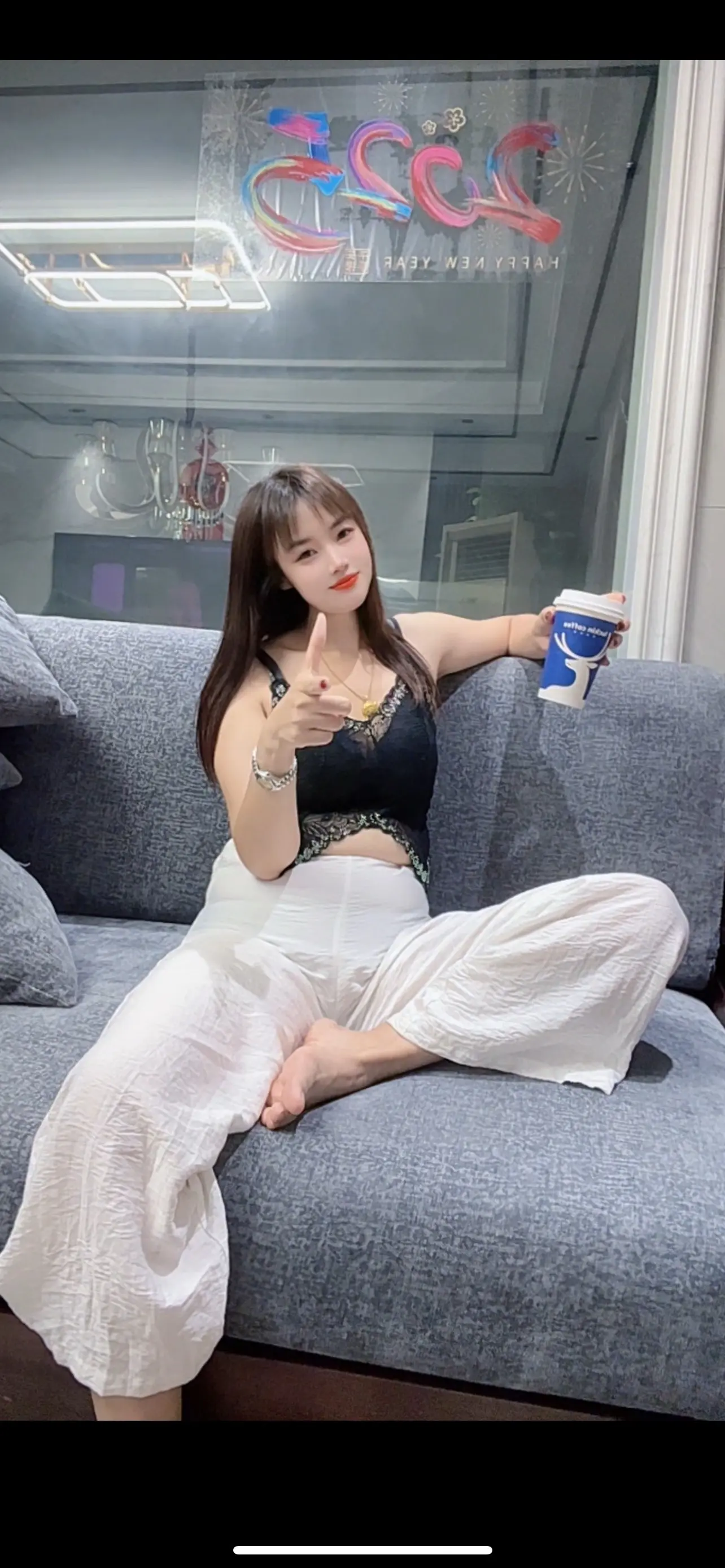 善解人意是什么东西？！委屈我自己 让你开心吗？大家都是第一次做人，凭什...