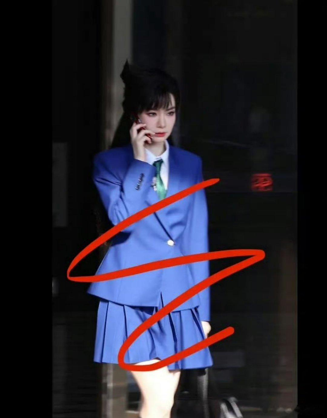 毛利兰 戚薇确实很成功不过好像认不出来戚薇了。。。。 ​​​