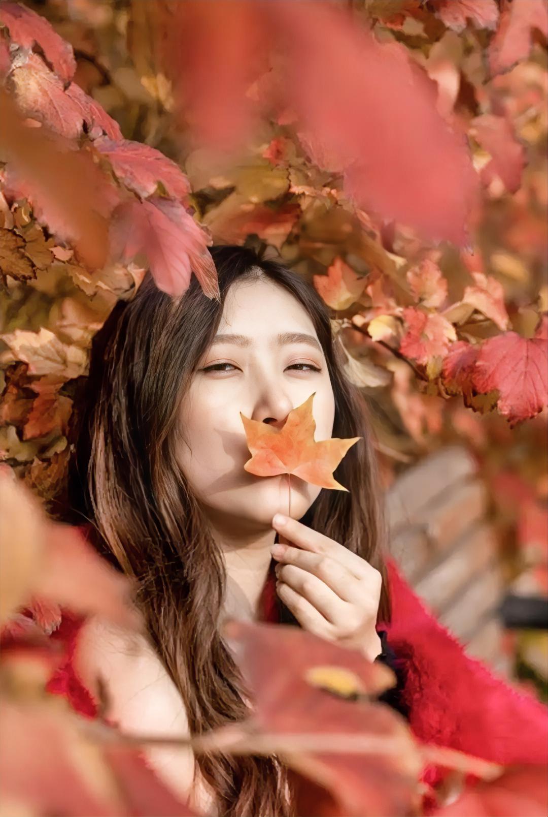 我朋友在前几年为了给女儿买学区房，买了现在住的这套二手房。
从房子开始装修起，她