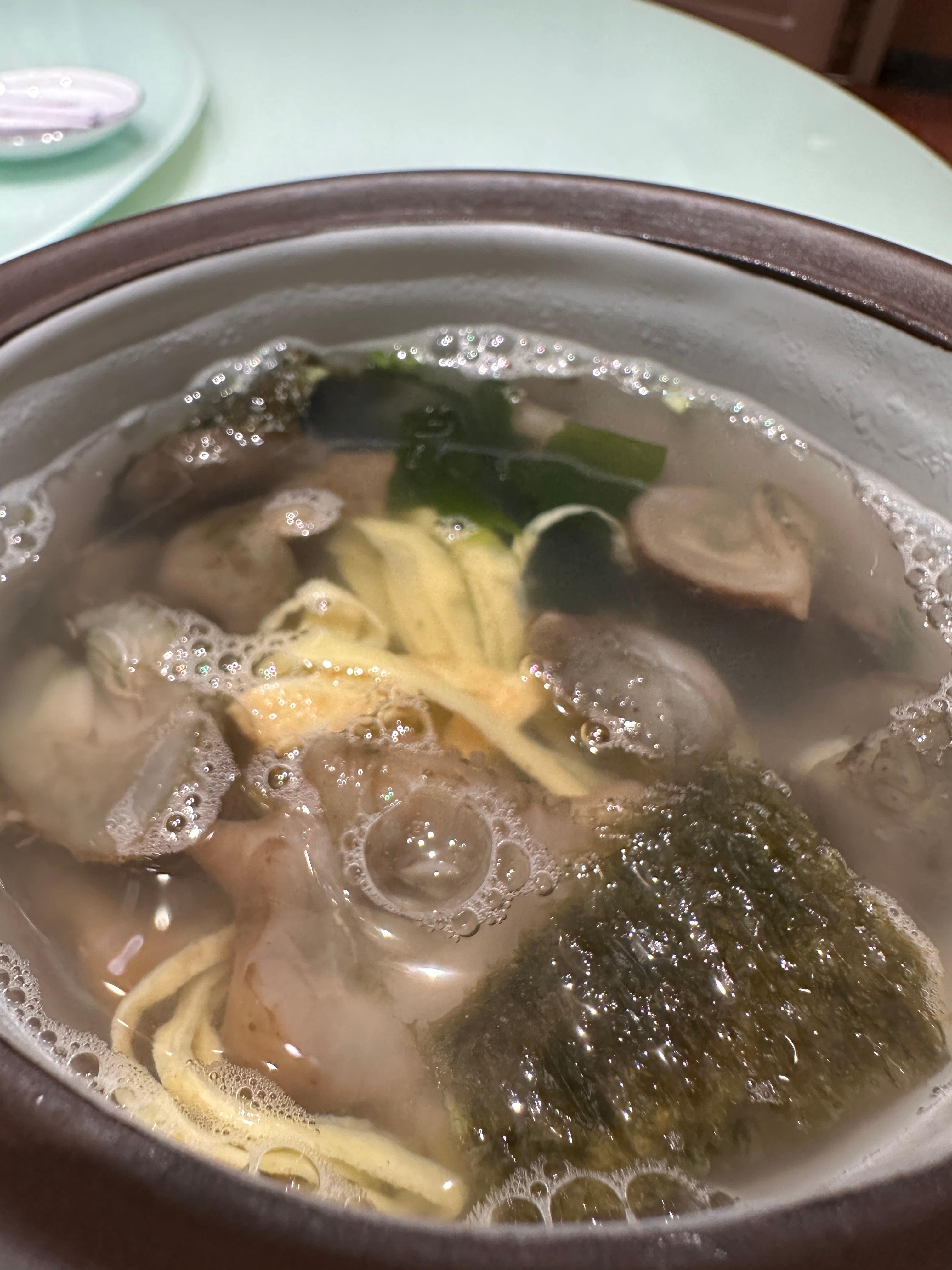 今日份“国庆长假为国消费”计划，进军鲁菜。毅然从双人298套餐升级为了398套餐