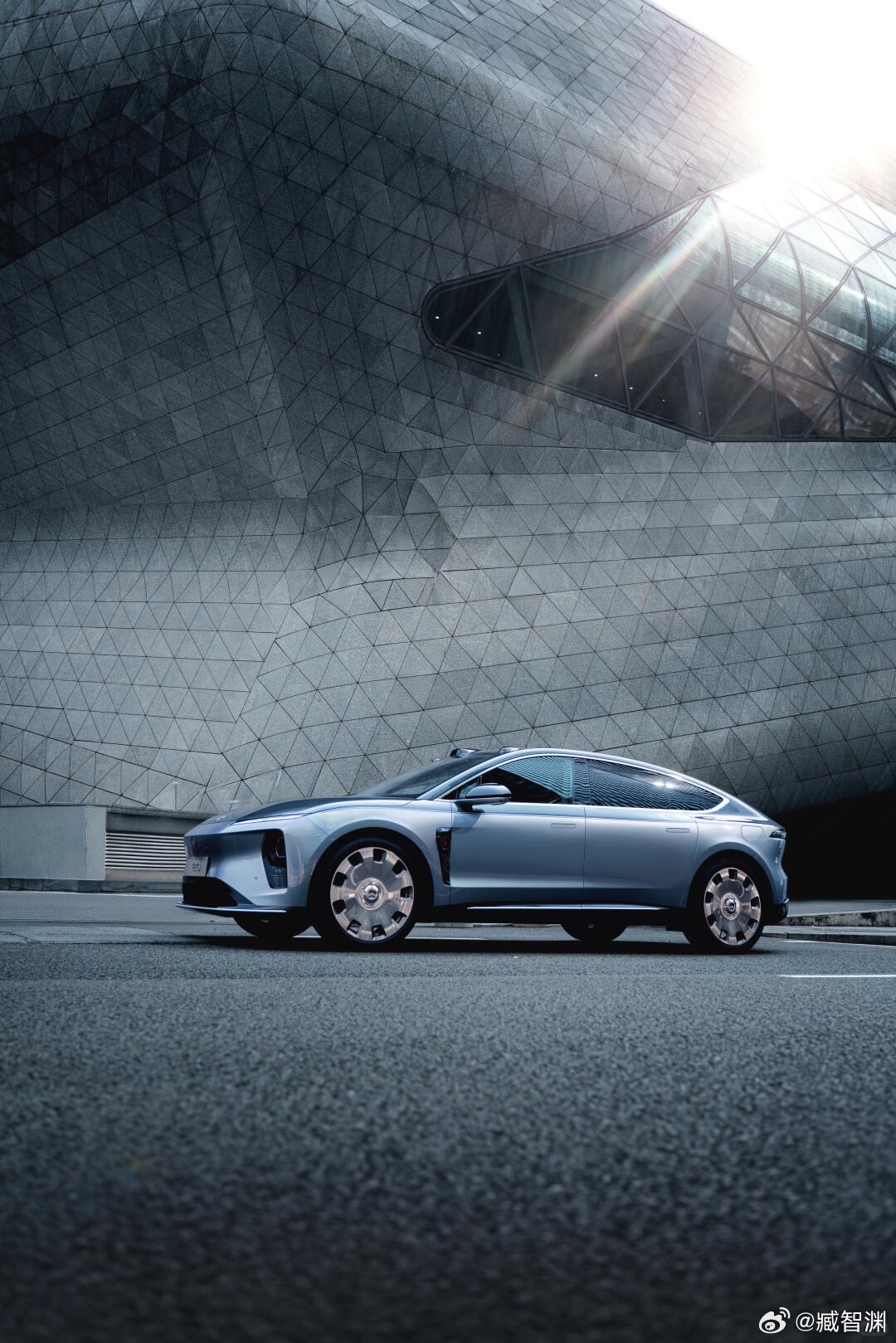 作为中国豪华车审美最顶级的品牌，蔚来的全尺寸SUV ES9，内饰尤其让人满意，还