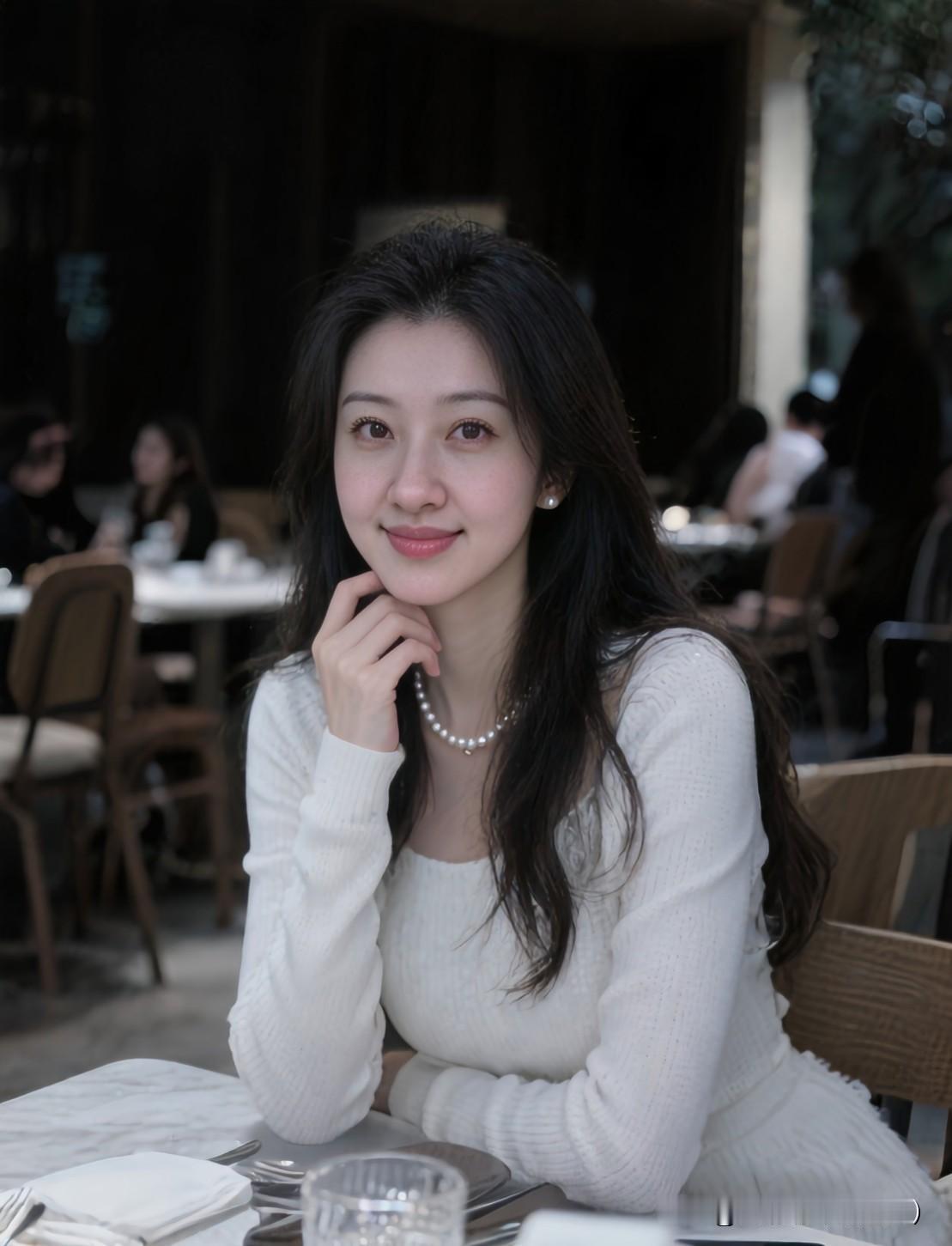 女人必须
得靠男人养吗？
答案是：
不！
新时代的女性，
靠自己也能活出精彩！