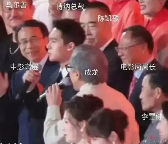 娱乐圈的真太子vs假太子这对比，一目了然！ 左一于适，右边阿瑟 ​​​
