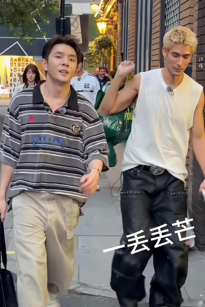 留给李佳琦的职业不多了我上下班对比就李佳琦这样： 