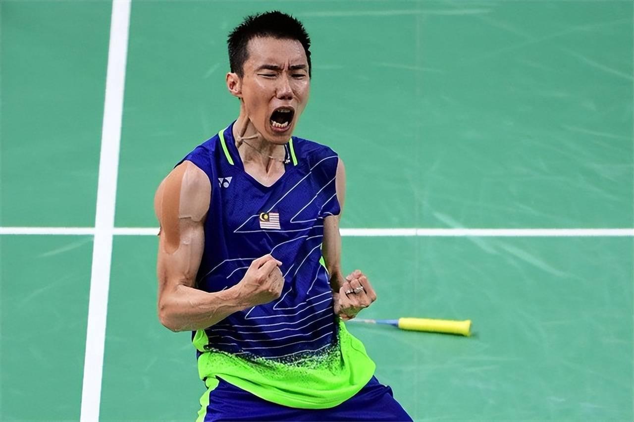 羽坛名将李宗伟：36岁患癌喉咙全烂，花近千万续命，如今43岁活成这般模样。

麻