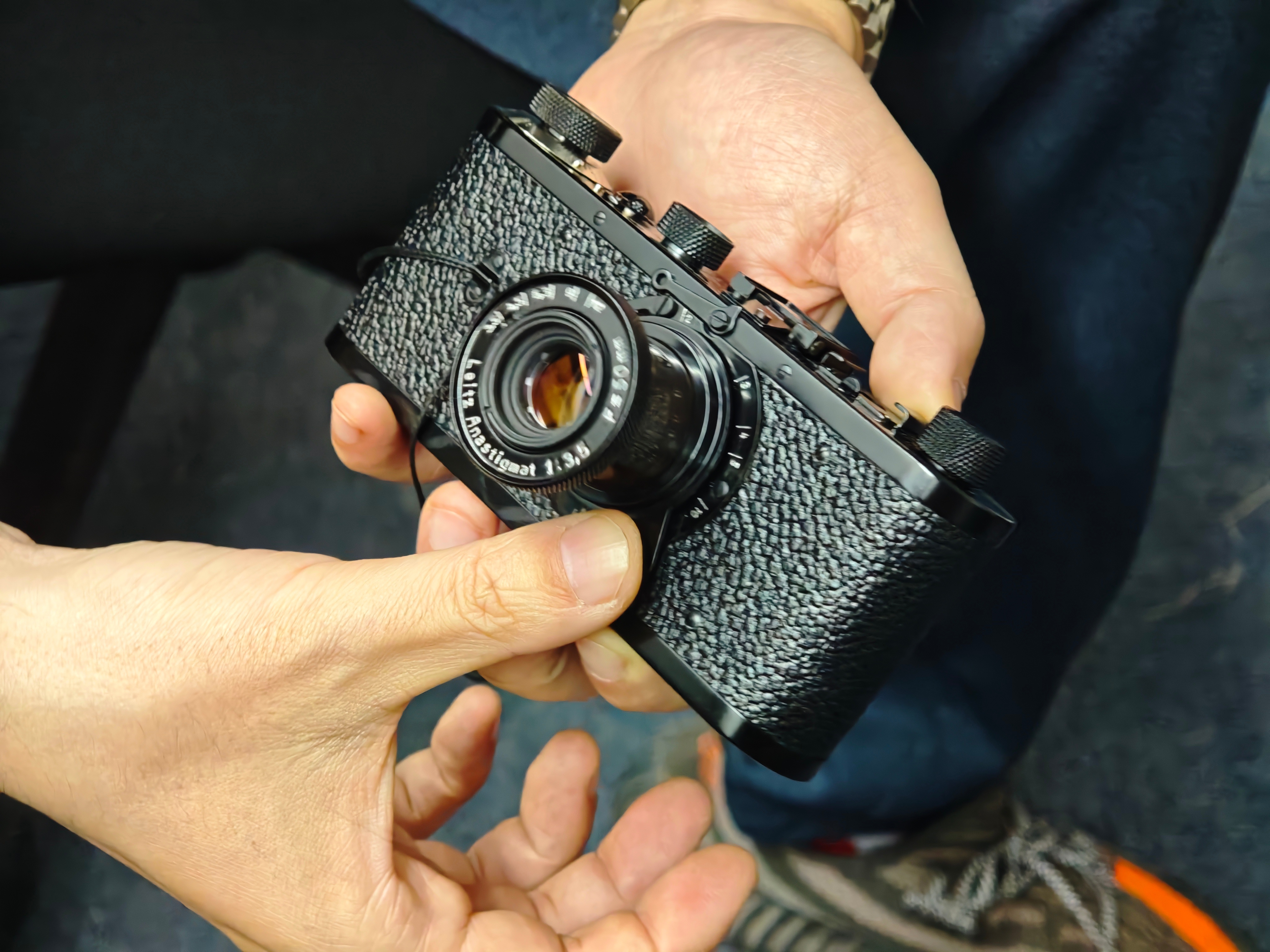 看两台机器，很俊 