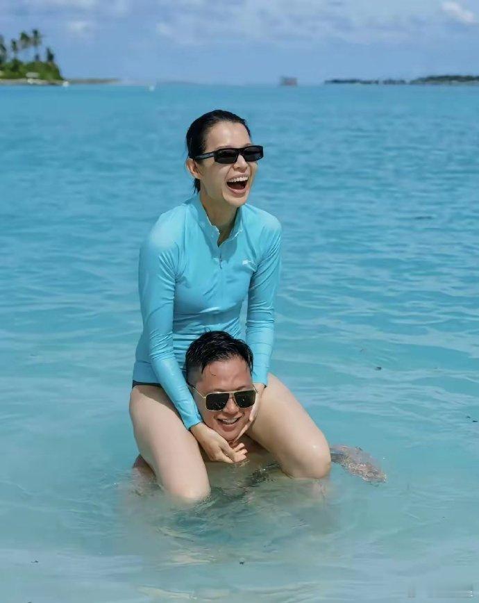 45岁的胡杏儿再次证明:爱情可以随缘，但身材不可以​​​