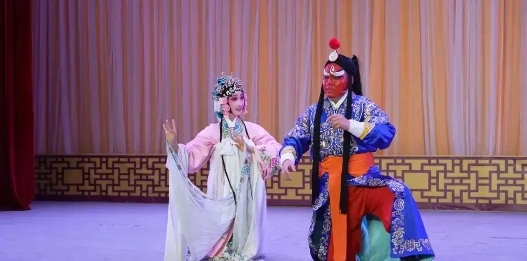 2月28日晚，盐城淮剧团剧场热闹非凡，一场经典折子戏汇演让芬兰赫尔辛基大学教授奥