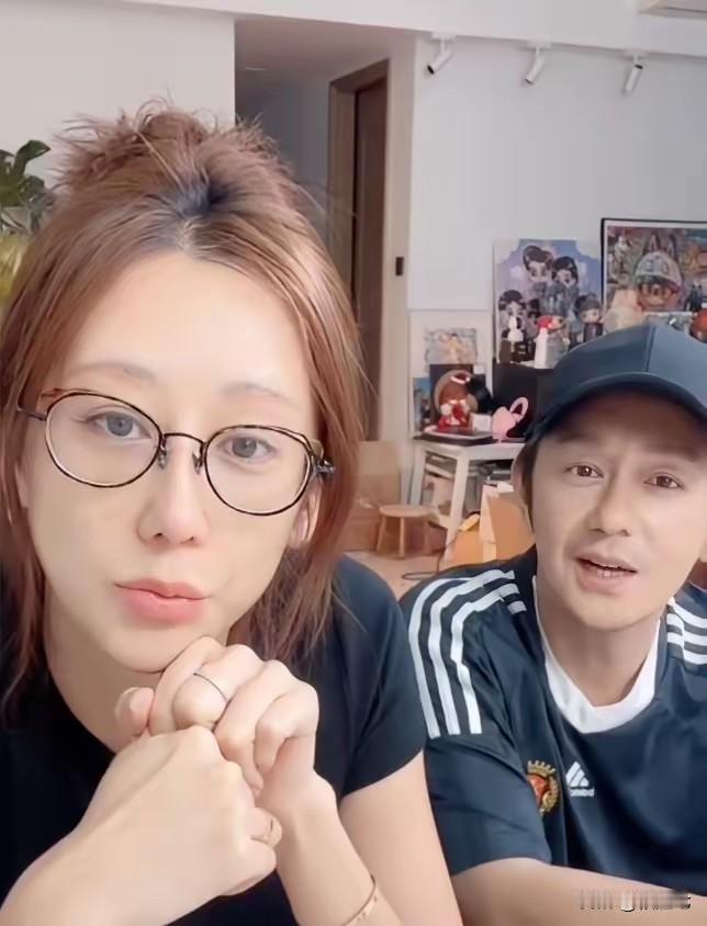 给前女友买房和老婆只能租房子住
蒋丽莎不满是有理由的，被老公当着几万人说说自己不