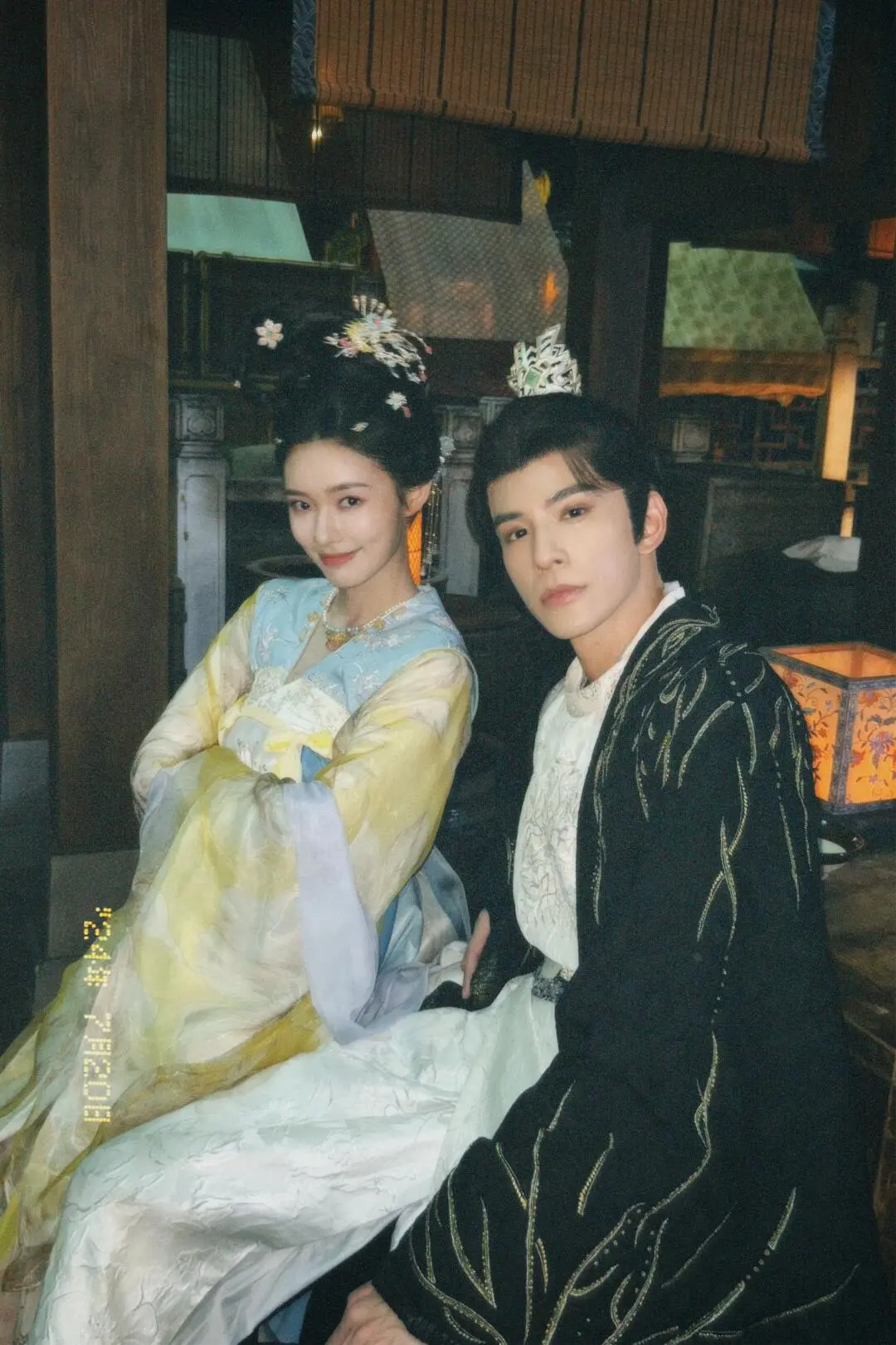 就让芜小磕一会儿。