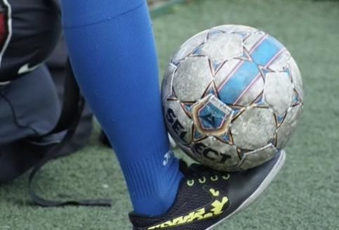 【俄罗斯一名青年足球教练带着球队去基斯洛沃茨克参加比赛，收取了约 14,000 