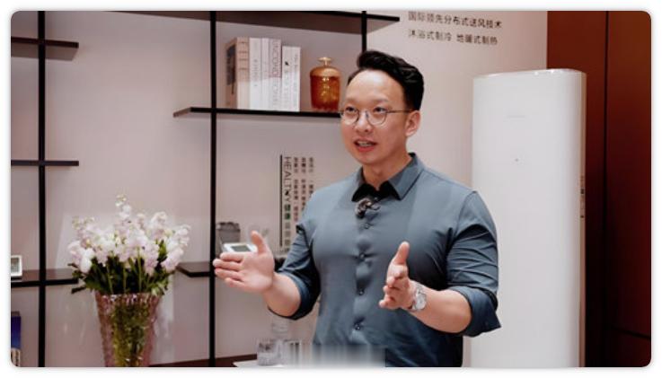 近日，格力电器CMO朱磊火力全开炮轰家电行业营销乱象。他表示，过去有个“一晚只用