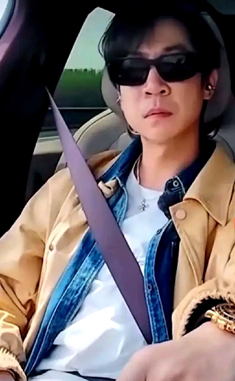 “叔叔会不会变成爸爸？”8岁小姑娘半夜一句悄悄话，把45岁董璇问愣。

37岁丈