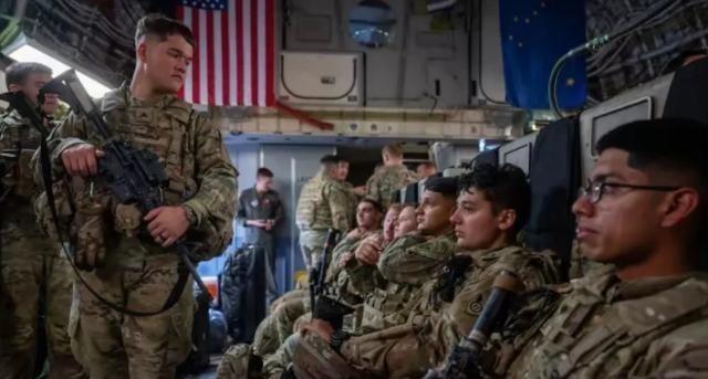 据悉，美军在打击伊朗核设施基地前，B-2隐形战机是从美国本土出发，途经关岛美军基