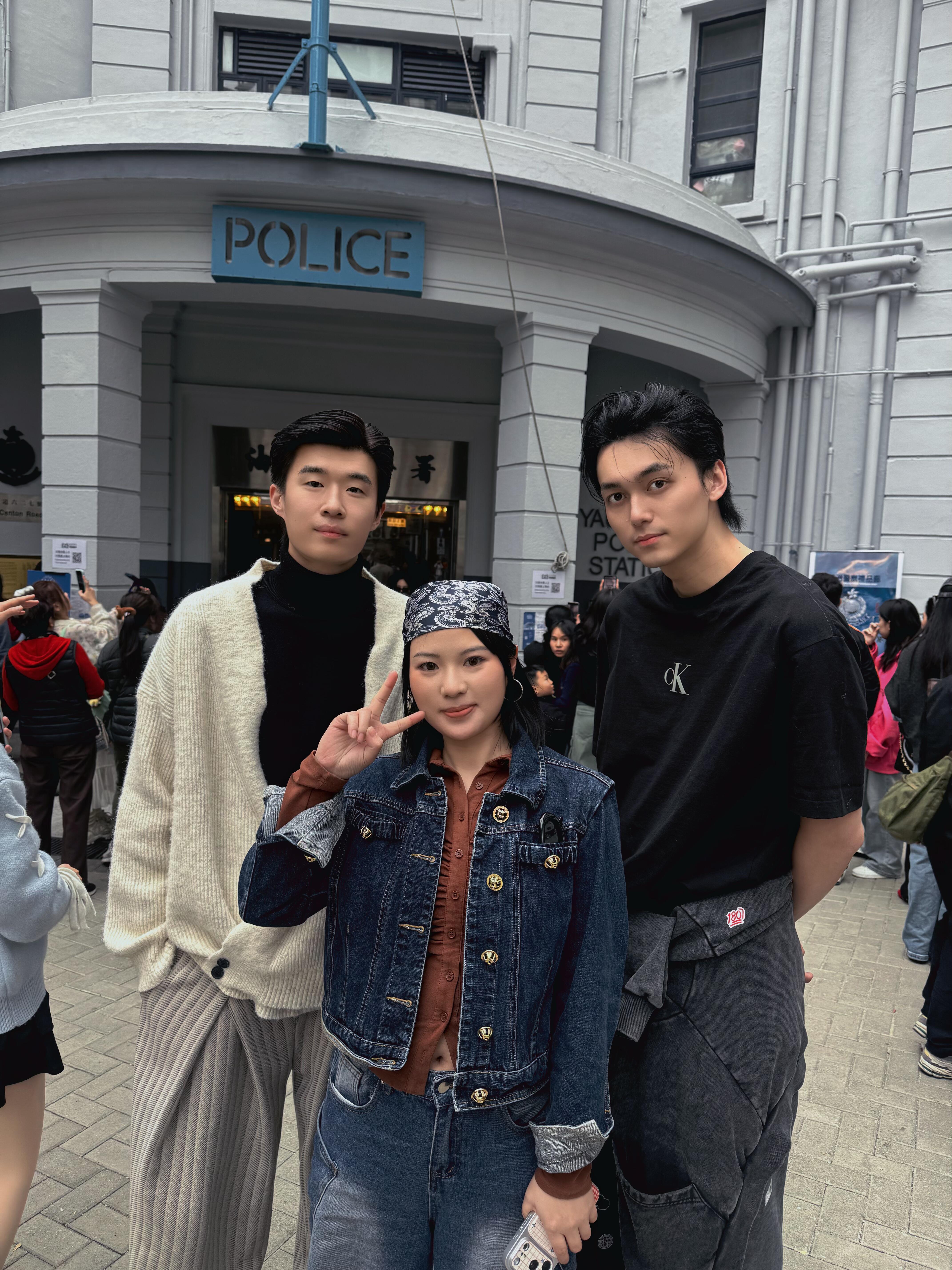 网友在香港偶遇小力士 