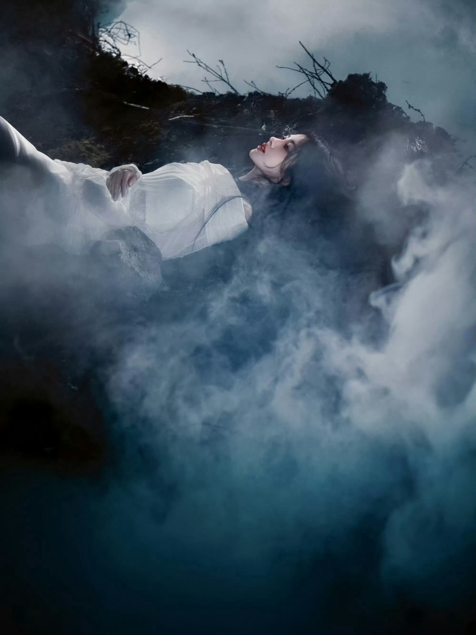 这个露芜衣又出新皮肤了了《月鳞绮纪》宣传新造型大片好魅，奇迹祎祎她还在继续！鞠婧