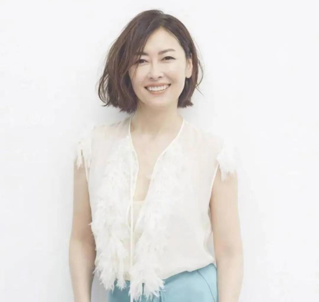 震惊全网的消息！日本著名女演员中山美穗在家中突然去世，终年54岁。这个经典电影《