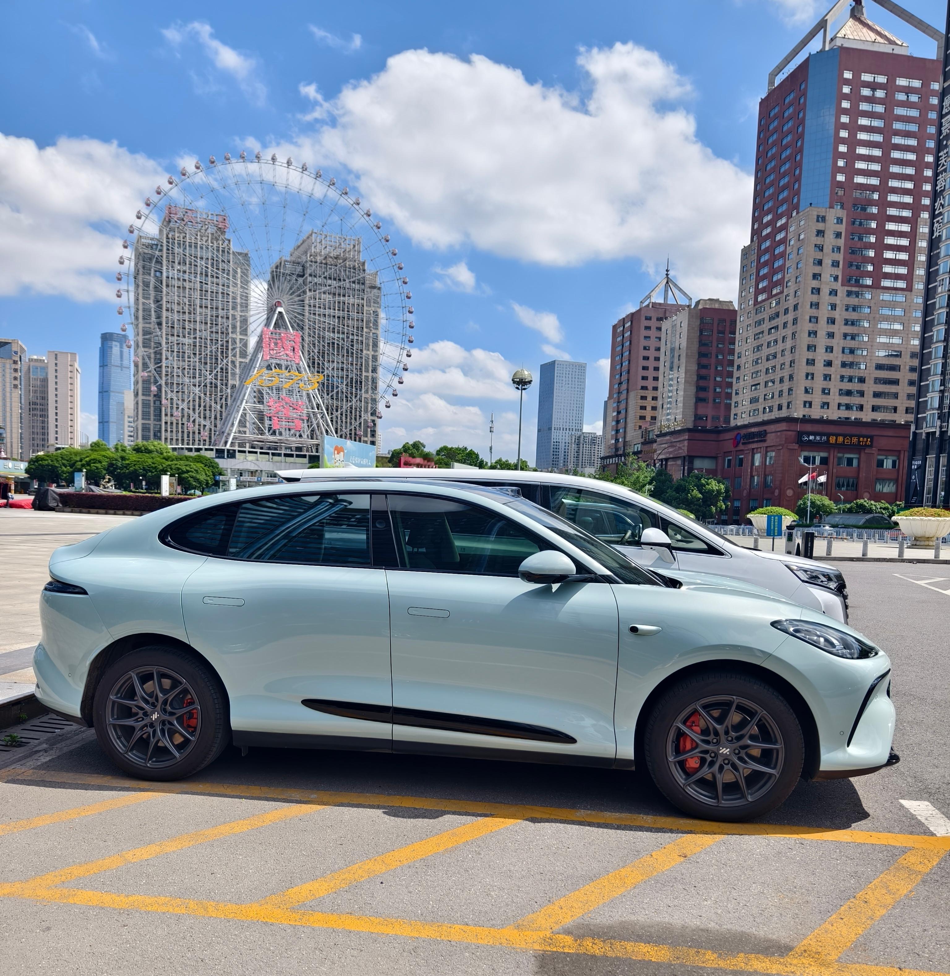 相隔七八个月，终于又迎来了一次洗车，有一说一，<什么值得买>上是真便宜，29.9