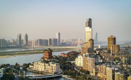 一、2026年多少分能上赣州师专？
先说清楚，2026年的分数线现在谁也没法给你