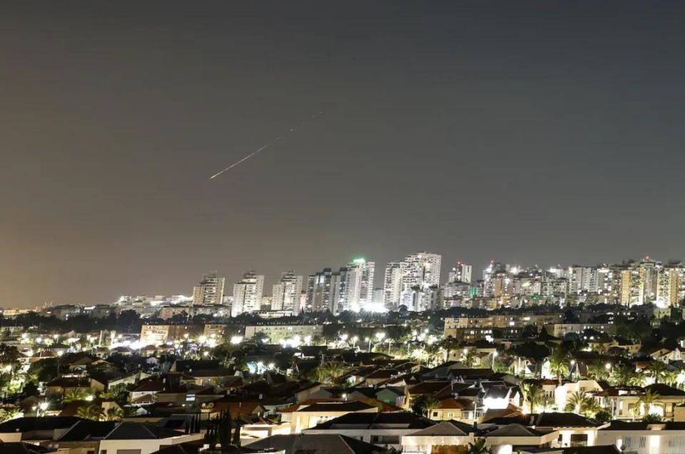 伊朗报仇不隔夜，精准摧毁4处目标，每个都是美军的软肋

美军再度对伊朗发起“自卫