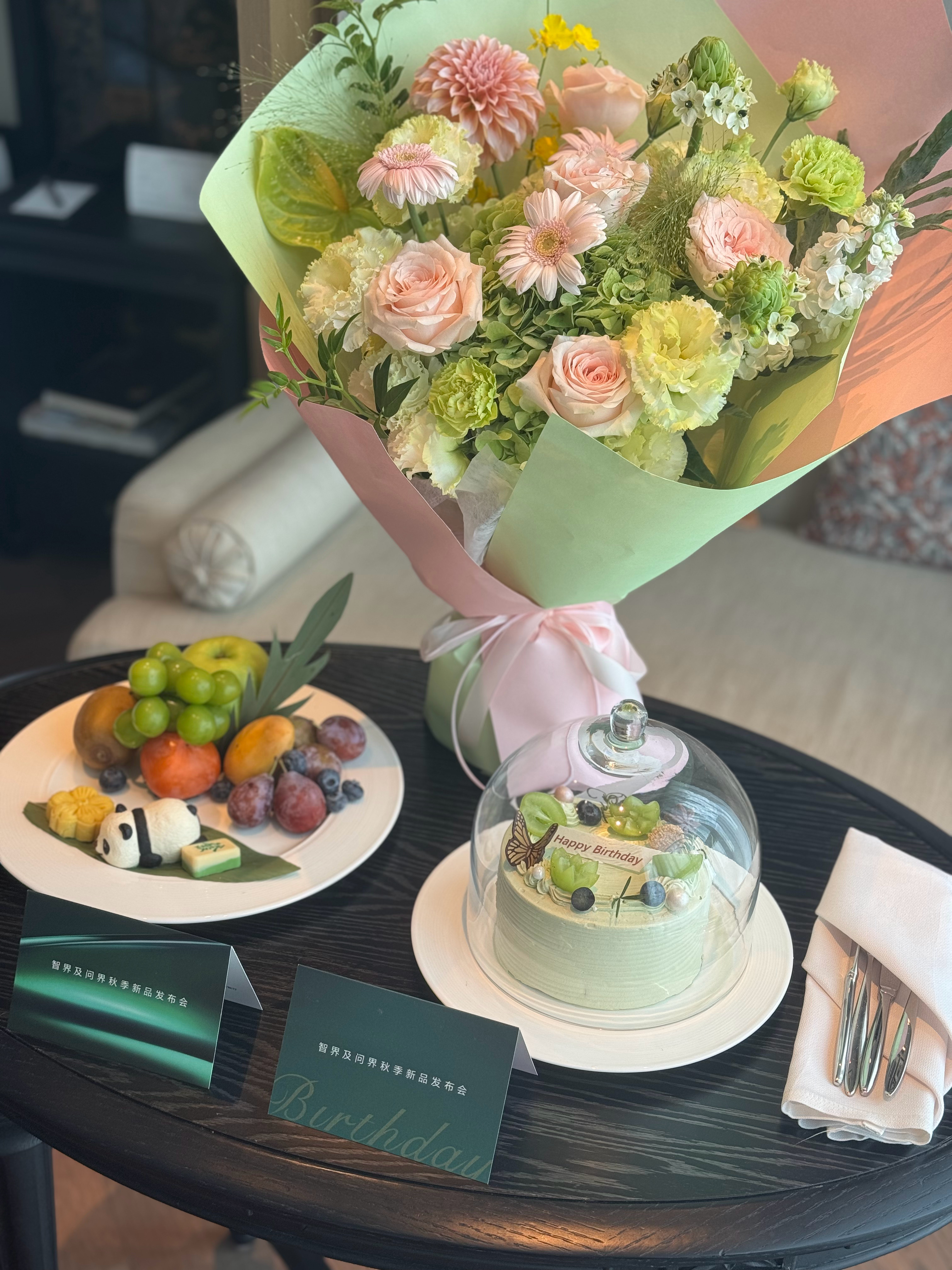 刘亦菲825生日快乐和刘亦菲同一天生日这不是巧了么[嘻嘻][嘻嘻][嘻嘻] ​​