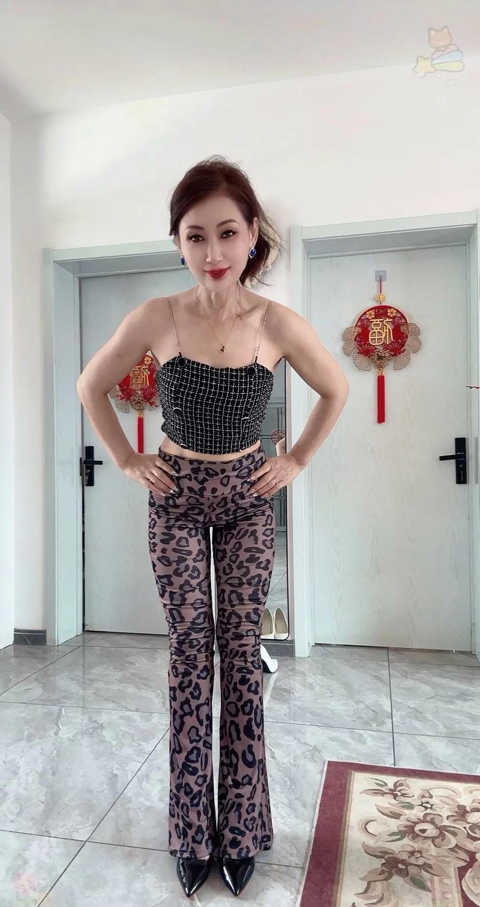 阿姨身材真好