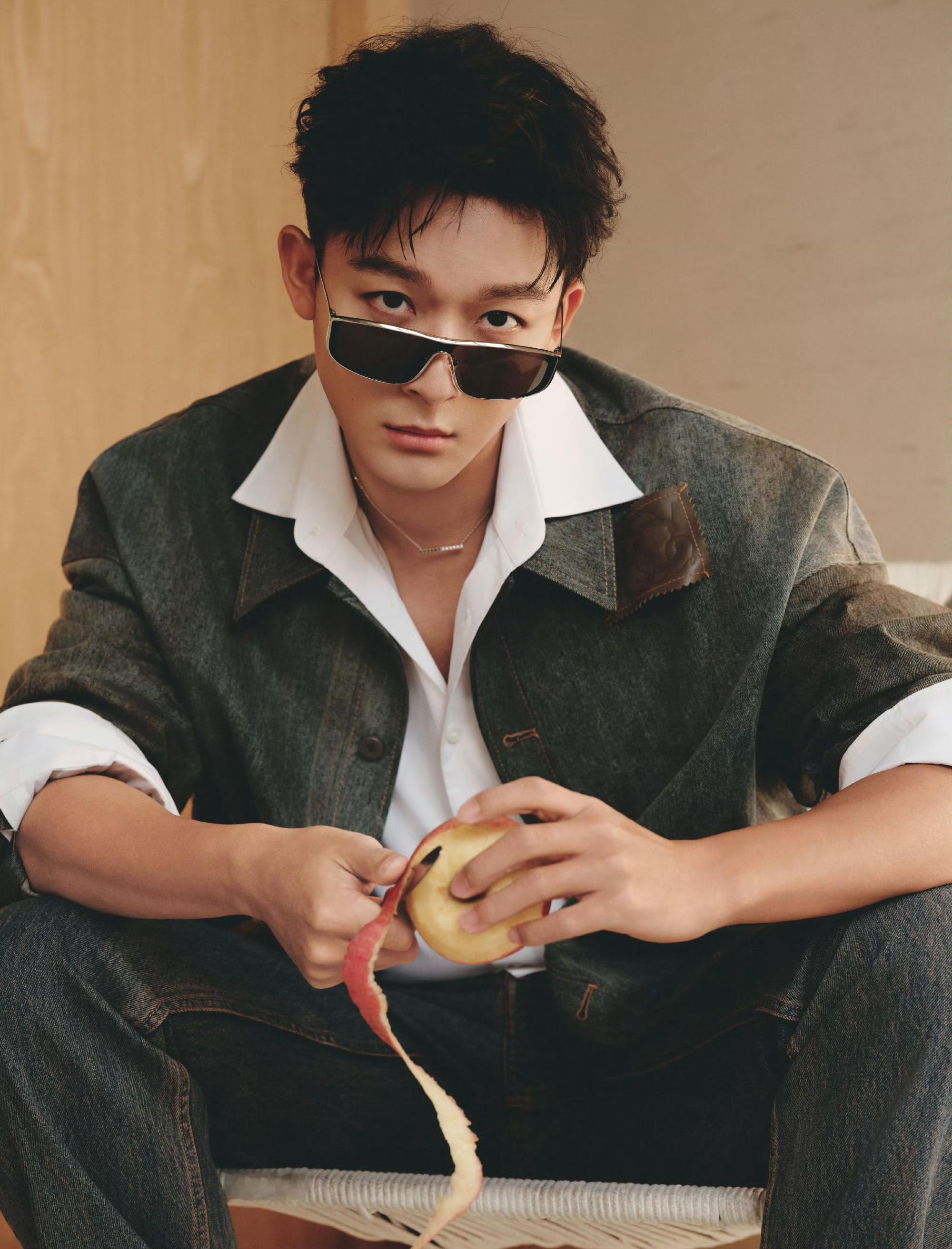 张晚意 好奇心被勾起来了，人呢 