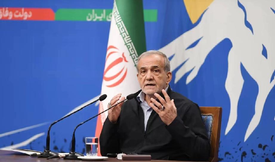 导弹打了89波，双方都没服软，可佩泽希齐扬突然换了一种武器——一封写给美国人民的