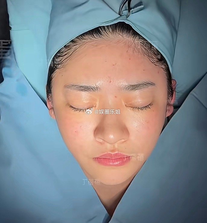 爱美之心人皆有之，在保证安全的前提下，这也无可厚非，只是感觉她本来就挺好看的啊！