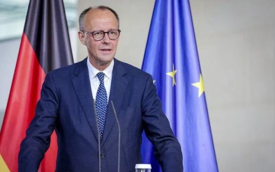 快讯！快讯！
 
据德国媒体报道，德国总理默茨在接受记者采访时强调，德国当年放弃