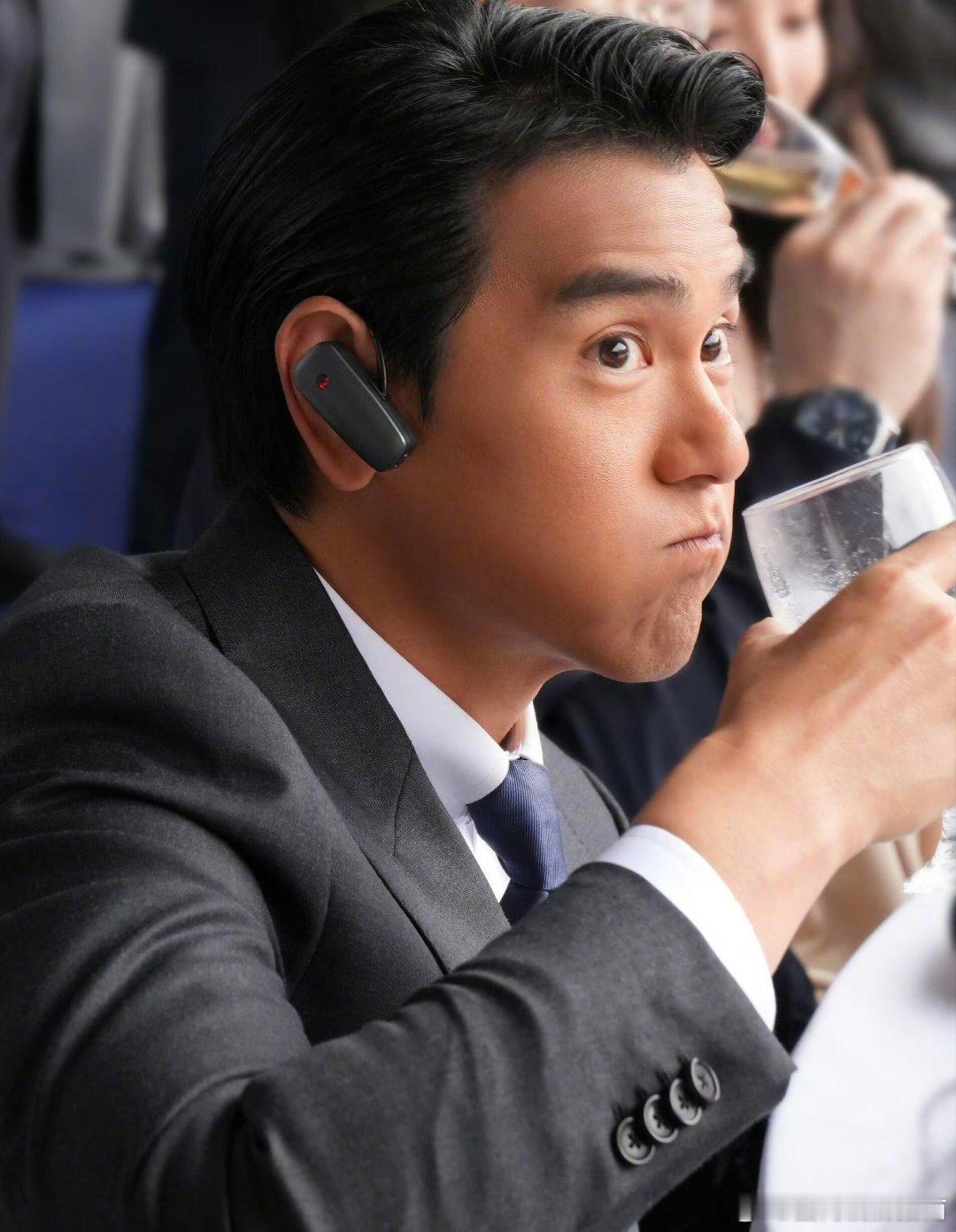 彭于晏演在职场被卸磨杀驴的我七年抓光全镇罪犯反被辞退，建议彭于晏下次直接躺平，毕