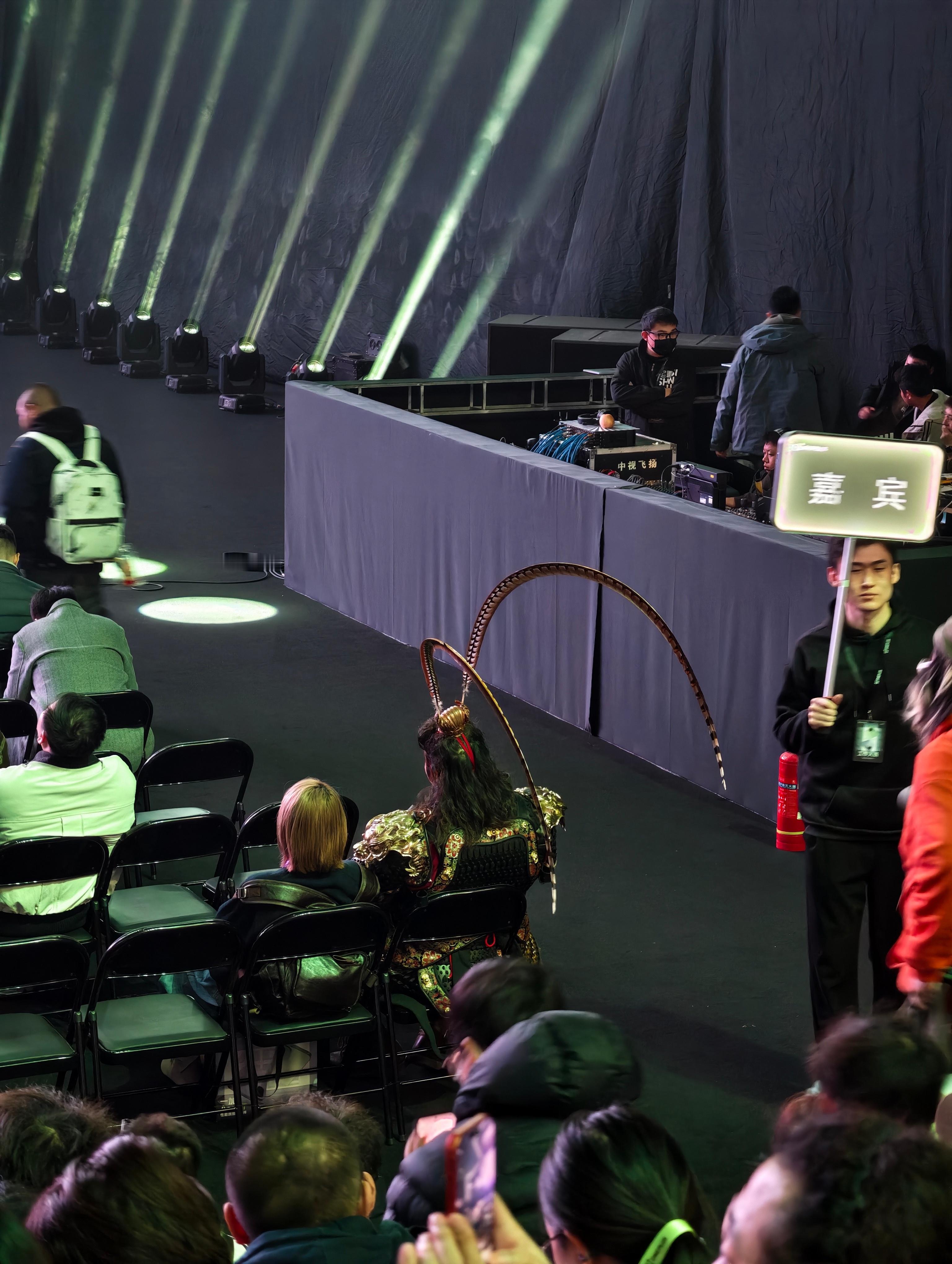 我好像看见了。。。。