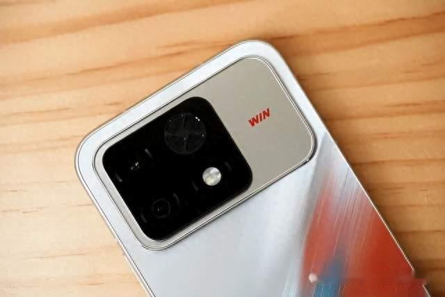 荣耀 WIN2 系列：自带 RGB+散热风扇，“指定赢” 会不会变成指定劝退