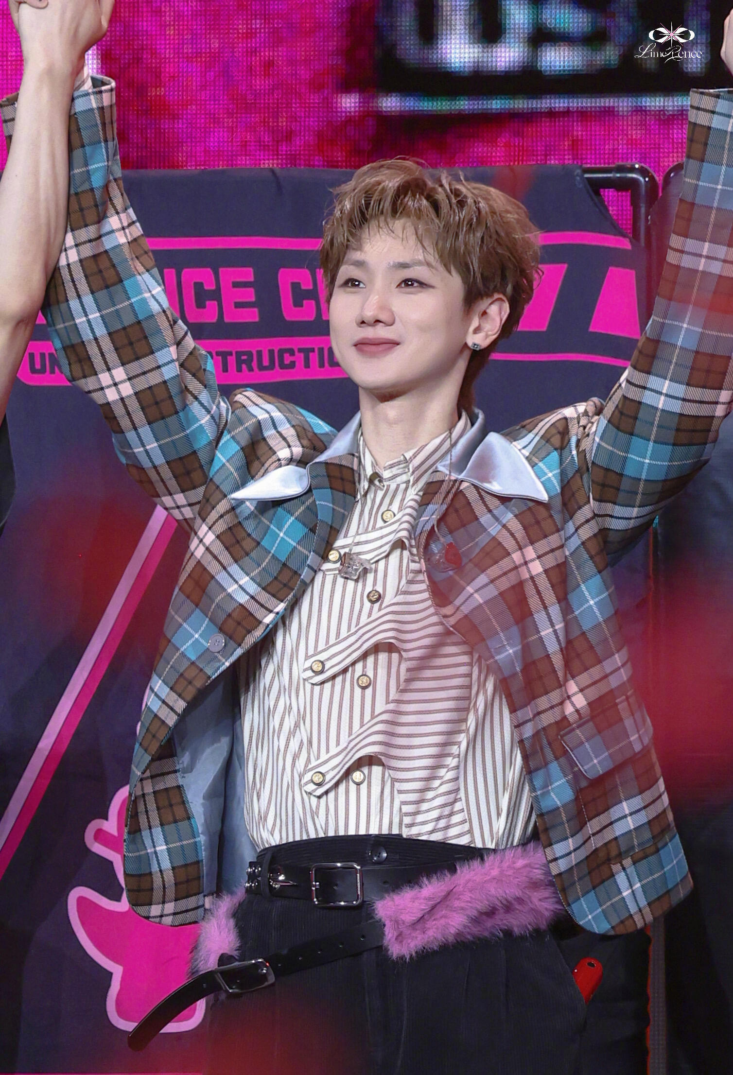 汪苏泷希望大家不要提前冲出来 听哥哥的话！《年轮》的旋律一响起就自带回忆杀，提前