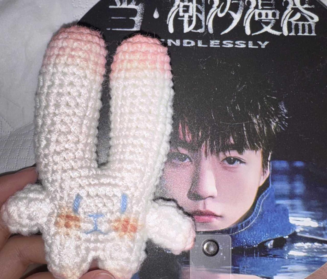 叮咚🔔兔兔🐰到达
兔兔都到达了
兔兔相见凯凯
北京一定一定一定要有票啊
🙏