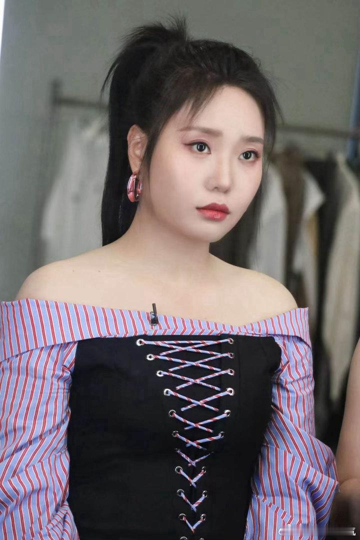 🥟李雪琴行走的东北百科全书李雪琴 不愧是东北知识达人，气候、饮食、生活常识样样