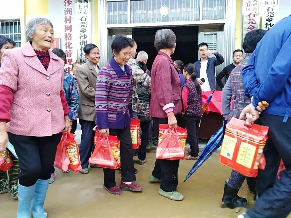 如今的营销套餐，说白了就是想从消费者兜里掏钱。也不知道这套餐是谁发明的，在咱们生